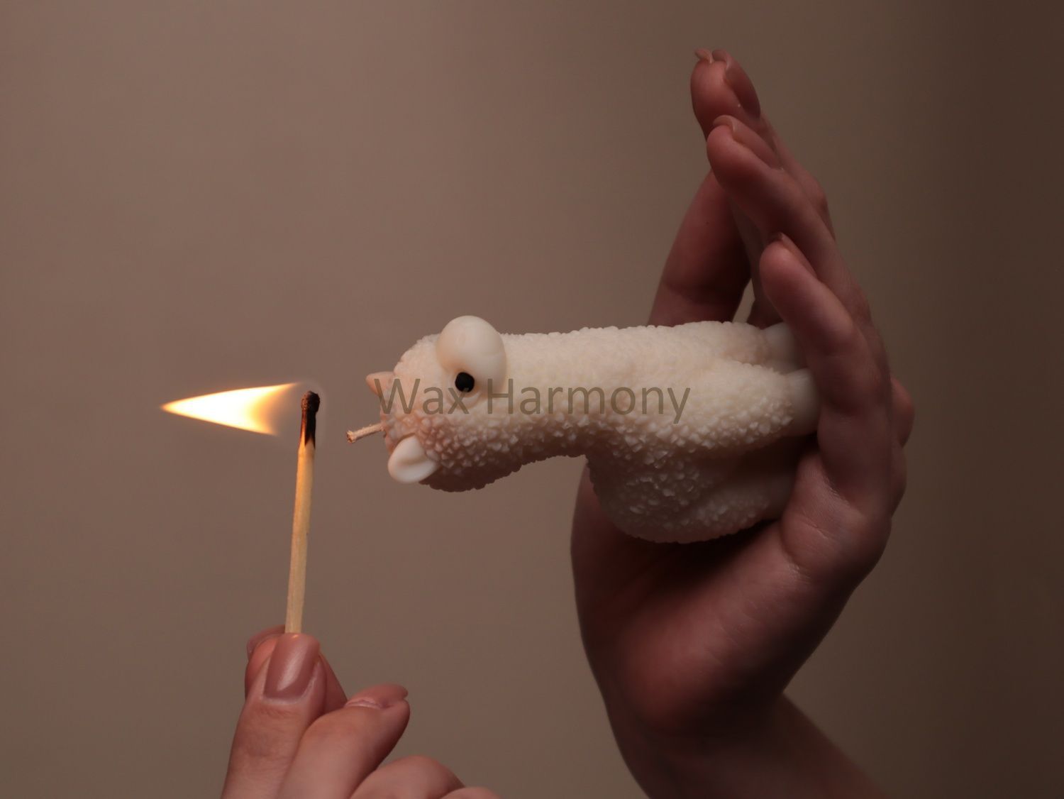 Свічка Альпака біла &mdash; фото Wax Harmony