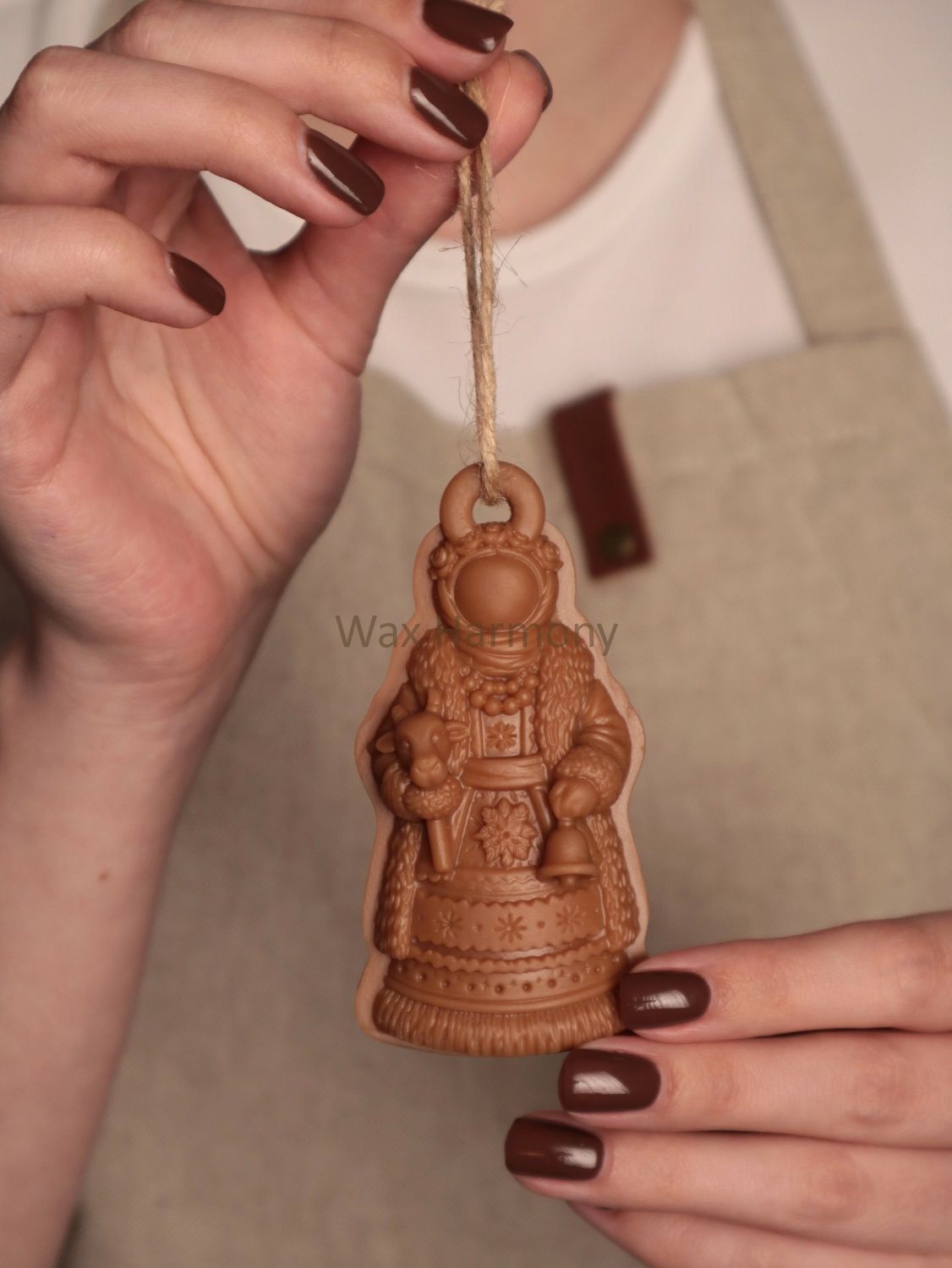 Воскове аромасаше Берегиня Різдва коричневе &mdash; фото Wax Harmony