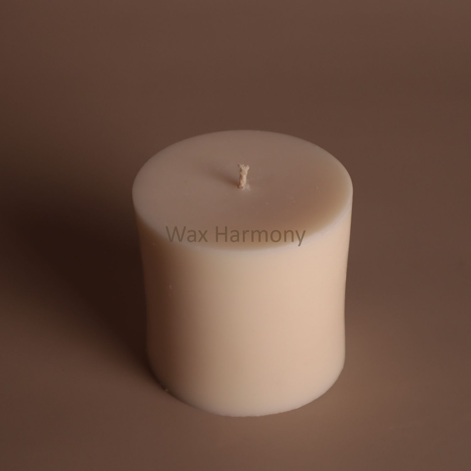 Свічка Циліндр 225 г біла &mdash; фото Wax Harmony