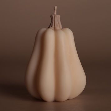 Свічка Гарбуз Баттернат біла &mdash; фото Wax Harmony